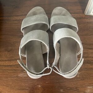 Munro Womens Silver Low Block Heel Adjustable Double Strappy Sandals Size 7.5